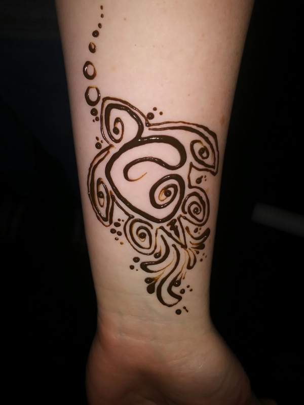 Fuentes Fantabulous Fun: Turtle Design Henna Tattoo
